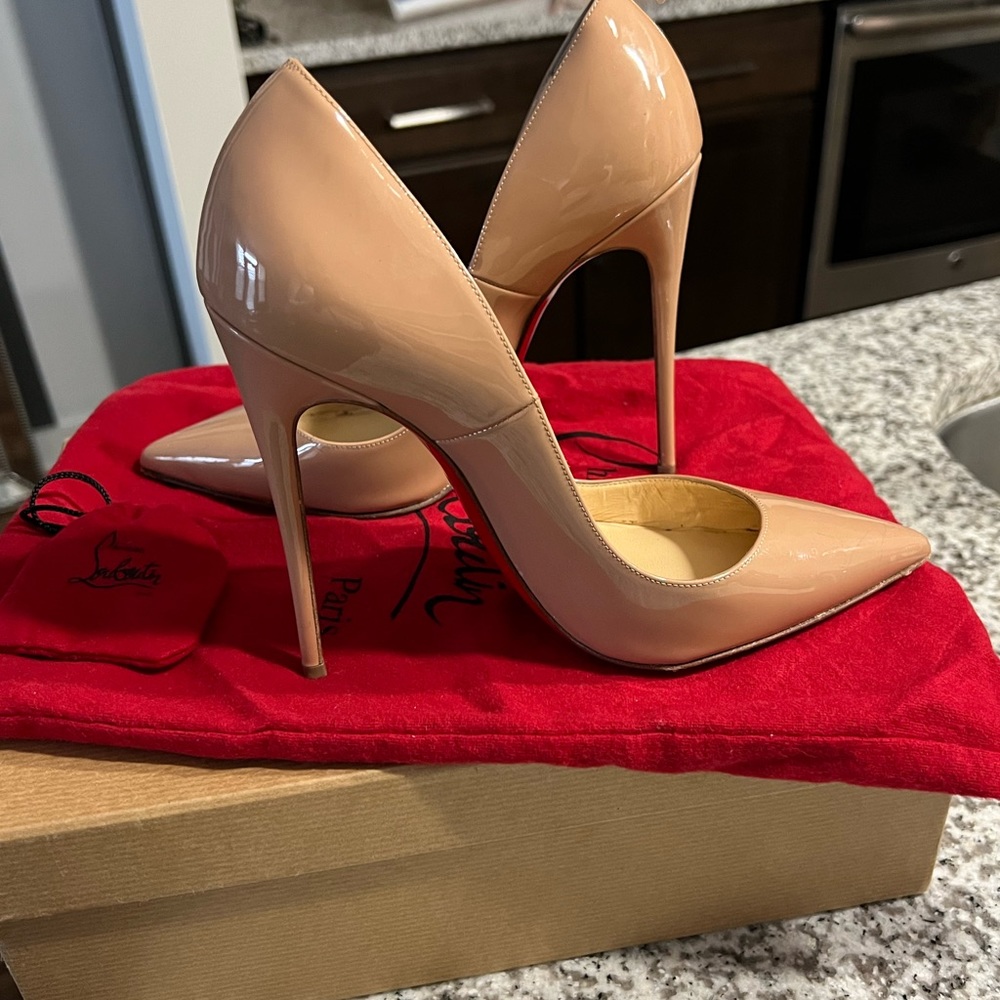 Christian Louboutin So Kate Nude